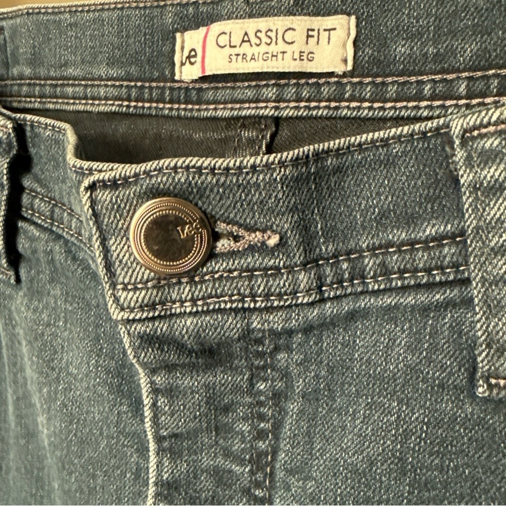 Lee Women’s Size 14 Short Classic Fit Straight Leg Jeans - Picture 6 of 12